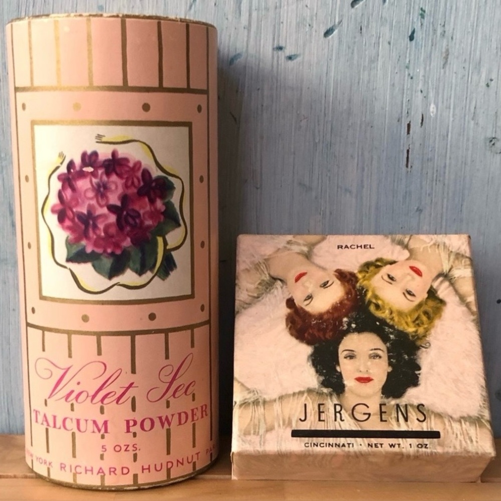Two 1950’s vintage powders - one for your face and the other for your body! - Picture 16 of 16